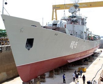 “Bẻ lái” công nghiệp đóng tàu